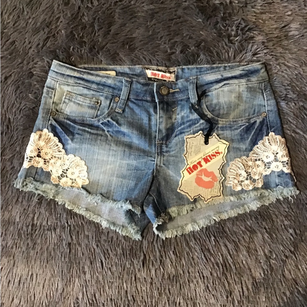 Hot Kiss Ladies Jean Shorts Lace Detail Sz 9 NWT